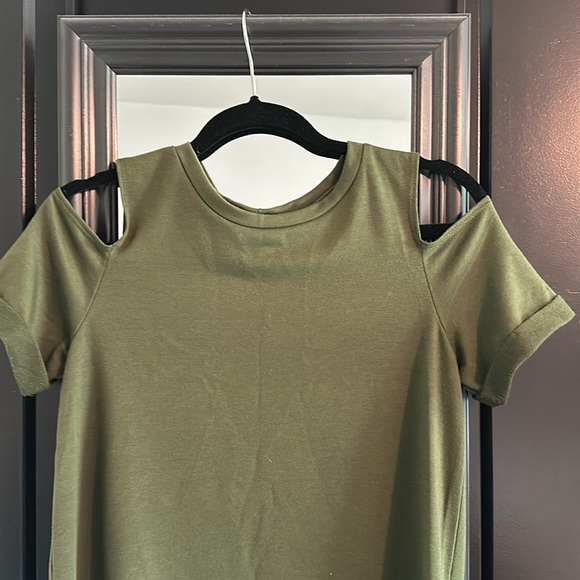 Green Cold Shoulder T Dress - small - Picture 5 of 6
